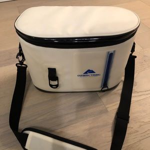 Ozark Trail 12 Can Leakproof Soft Cooler
